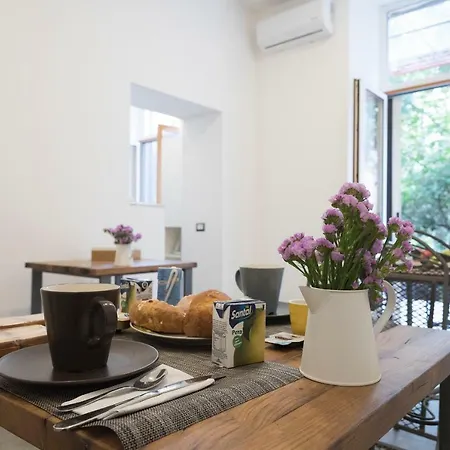 بيت للعطل La Casa Di Flora نابولي